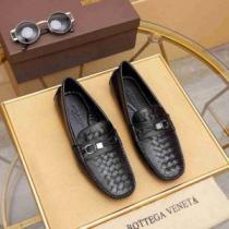 ビジネスシューズ モカシン 2026春夏 ボッテガ ブランド BOTTEGA VENETA 優しい履き心地 派手 ：比较华丽的 ボッテガ ブランドコピーブランド 2色可選