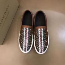 オリジナル コスパ最高のプライス 2026春夏 バーバリー BURBERRY 紐なし 耐久性のある モカシンシューズ
