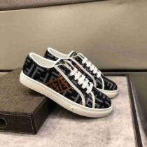 ローヒール  2色可選 飽きの来ない 2026春夏 フェンディ FENDI 上品上質 フェンディブランド 偽物 通販