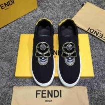耐久性のある FENDIコピー 2026春夏 フェンディ FENDI 2色可選 ローヒール 着脱の簡単なスリップオンタイプ