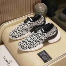 2026春夏 モンクレール MONCLER スリップオン ランニングシューズ モンクレールコピーブランド ローヒール 派手 ：比较华丽的 5色可選
