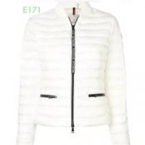 着痩せ効果もある 2色可選 2026秋冬 モンクレール MONCLER 軽量ダウンジャケット ウエストも細見せ モンクレールコピー ブランド 今一番HOTな新品