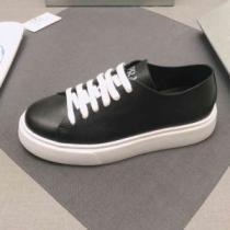 厚底 2026秋冬 フラットシューズ プラダ PRADA プラダスーパーコピー 極上の着心地 抗菌?防臭加工 滑りにくい