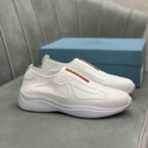 スリップオン カジュアルシュッズ 紐なし 2026秋冬 プラダ PRADA プラダブランドコピー 落ち着いた感覚