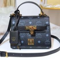 ★安心★追跡付 ショルダーバッグエムシーエム コピー MCM 2026秋冬 ヴィセトス サッチェルバッグ ハンドバッグ 2色可選 通勤 出張 旅行 18.5x9.5x14.5cm.54.