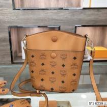 エムシーエム コピー MCM 高級感溢れるデザイン 2026 ショルダーバッグ MCMブランドコピー ムダな装飾を排したデザイン 3点セット.54.
