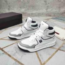 ヴァレンティノスーパーコピー 激安 ハイトップシューズ 2026秋冬 ランニングシューズ ヴァレンティノ VALENTINO ファッション 人気