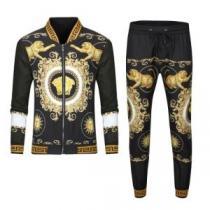 セットアップ上下 優しい色合い 2026秋冬 ヴェルサーチVERSACE ヴェルサーチブランド 偽物 通販 こだわりのコート 程よい厚み