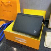 2025秋冬 ルイ ヴィトン LOUIS VUITTON ポーチ 高級本革 ルイ ヴィトンコピーブランド 人気 ランキング.45.