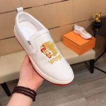 サボサンダル 2色可選 ローヒール 高品質 人気 2026秋冬 ヴェルサーチVERSACE ヴェルサーチコピーブランド 紐なし
