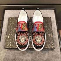 フラットシューズ 2026秋冬 カジュアルシューズ ヴェルサーチVERSACE 選べる極上 2色可選 紐なし 優しい履き心地 ヴェルサーチブランド 偽物 通販