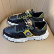 海外セレブ愛用 ジョギング 2026秋冬 スニーカー ヴェルサーチVERSACE ランニングシューズ クッション加工 2色可選