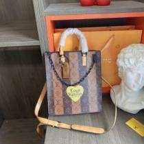 2026秋冬 ルイ ヴィトン LOUIS VUITTON 斜め掛けバッグ レディースバッグ 綺麗に決まるフォルム！ルイ ヴィトンブランドスーパーコピー.49.
