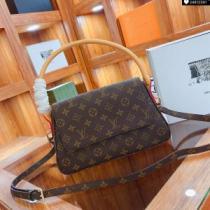耐久性のある 2026秋冬 ルイ ヴィトン LOUIS VUITTON 斜め掛けバッグ ファスナーポケット付 ルイ ヴィトンスーパーコピー.49.