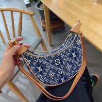 人気商品登場 ルイ ヴィトン偽物ブランド 2026秋冬 ルイ ヴィトン LOUIS VUITTON ショルダーバッグ ファスナーポケット付.49.