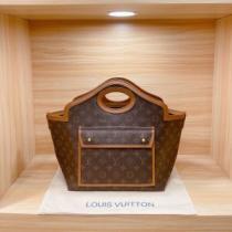 人気ブランド ルイ ヴィトンコピー 2026秋冬 ルイ ヴィトン LOUIS VUITTON ハンドバッグ ムダな装飾を排したデザイン.49.
