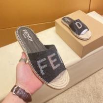 2色可選 2026春夏 フェンディ FENDI スリッパ フェンディスーパーコピー 落ち着いた質感 滑りにくい コスパ最高のプライス 優しい履き心地