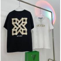 Off-Whiteブランド コピー オフホワイト半袖Tシャツ ジオラマ空間立体テープロゴのアルファベットTシャツを貼る抽象的なようで立体的 2026春夏