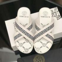 2026春夏 ヴェルサーチVERSACE スリッパ トングサンダル ヴェルサーチブランド コピー ファッション 人気 優しい履き心地 海外限定ライン