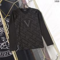 ヴェルサーチコピーブランド 長袖Tシャツ 2色可選 肌に馴染みやすい 2026秋冬 ヴェルサーチVERSACE 極上の着心地