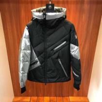 2026秋冬 モンクレール MONCLER ダウンジャケット モンクレールブランド コピー 自信有りの一着 寒い季節にピッタリの一枚 人気商品登場 