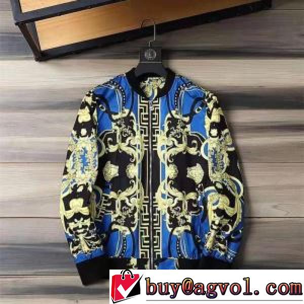 高品質 人気 適度な厚 2026秋冬 ヴェルサーチスーパーコピー ヴェルサーチVERSACE ブルゾン こだわりのコート 人目を惹くデザイン
