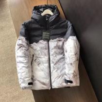 抜群な楽チン感ある大定番 2025秋冬 モンクレール MONCLER モンクレールスーパーコピー ダウンジャケット 2色可選 フードづき 軽量ダウンジャケット