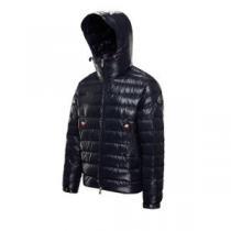2026秋冬 モンクレールコピーブランド モンクレール MONCLER ふわふわな感触 耐久性に優れ 軽量ダウンジャケット 身体を保温できる