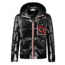 コーデ 知的なムードを演出 モンクレール偽物ブランド 2026秋冬 モンクレール MONCLER ダウンプレミアムダウンジャケット ふわふわな感触