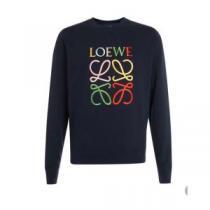 落ち着いた質感 ロエベブランドコピー 2026秋冬 ロエベ LOEWE プルオーバーパーカー 存在感のある シンプルなデザイン