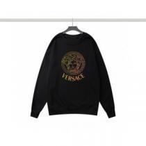 2色可選 2026秋冬 ヴェルサーチVERSACE ヴェルサーチコピー ブランド 変わらない人気を誇る プルオーバーパーカー スタイリッシュ オシャレロゴパーカー