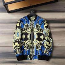 高品質 人気 適度な厚 2026秋冬 ヴェルサーチスーパーコピー ヴェルサーチVERSACE ブルゾン こだわりのコート 人目を惹くデザイン