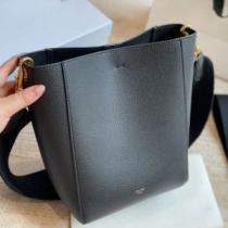争奪戦必至 2026秋冬 セリーヌ CELINE セリーヌコピー ブランド 手持ち&ショルダー掛け 3色可選  A4 iPad 収納できる.352.