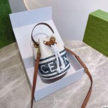 完成度の高い逸品 2026秋冬 ムダな装飾を排したデザイン セリーヌ CELINE セリーヌブランド コピー ミニバッグ 2色可選.352.