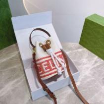 完成度の高い逸品 2026秋冬 ムダな装飾を排したデザイン セリーヌ CELINE セリーヌブランド コピー ミニバッグ 2色可選.352.