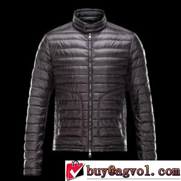高級感を備えている 2025秋冬 モンクレール MONCLER モンクレールブランド コピー ダウンジャケット メンズ 3色可選 防寒具としての機能もバッチリ 大人っぼい