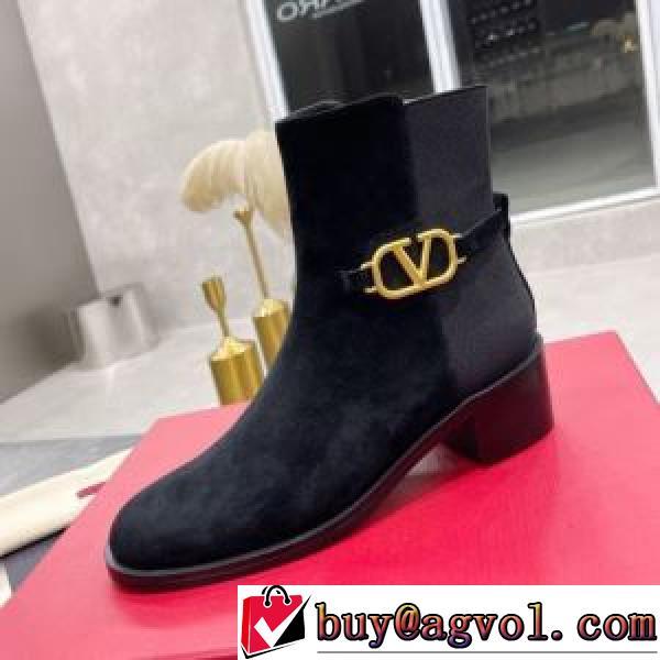 ヴァレンティノコピー 今一番HOTな新品  スエード 2026秋冬 ヴァレンティノ VALENTINO ショートブーツ  履き心地のいい バックル