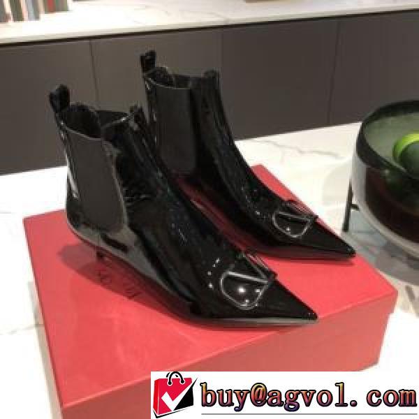 ヴァレンティノスーパーコピー 激安 2026秋冬 ヴァレンティノ VALENTINO 2色可選 フロントVカット もっとも高い人気を誇る  レザーシューズ靴 オリジナル