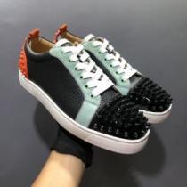 クリスチャンルブタンスーパーコピー 激安 シックスタイルに活躍 フラットシューズ 2026秋冬 クリスチャンルブタン Christian Louboutin 飽きの来ない