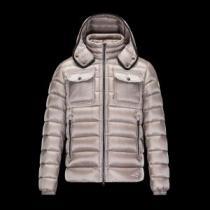 秋の定番 2026秋冬 モンクレールコピー ブランド 軽量ダウンジャケット モンクレール MONCLER 厳しい寒さに耐える 4色可選 弾力性に優れ