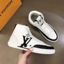 2色可選 ルイ ヴィトンコピー 足馴染みのいい 2026秋冬 ルイ ヴィトン LOUIS VUITTON 芸能人に愛用者続出 ハイトップシューズ ポップ