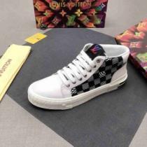 ショートパンツ 確定となる上品 2026秋冬 ルイ ヴィトンコピー ブランド ルイ ヴィトン LOUIS VUITTON レースアップシューズ スニーカー 着用 2色可選