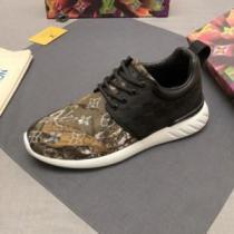 セレブ愛用の超人気商品 2026秋冬 ルイ ヴィトン LOUIS VUITTON ルイ ヴィトン偽物ブランド スニーカー バレーボールシューズ ファッション 人気 2色可選