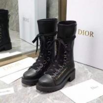 ディオールスーパーコピー 激安 2026秋冬 今買い◎得 ディオール DIOR 編上げ靴タイプ ナチュラルな素材感