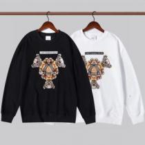 バーバリー BURBERRY 2色可選 2026秋冬 バーバリースーパーコピー 代引 オリジナルプリント スタイリッシュ 秋の定番 プルオーバーパーカー