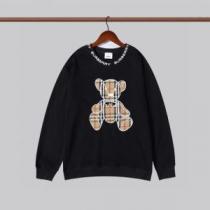 バーバリーブランドスーパーコピー 優美なお出かけスタイル バーバリー BURBERRY プルオーバーパーカー 2026秋冬 おしゃれさ抜群パーカ プリントパーカ 2色可選