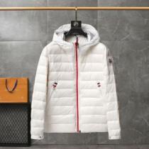 3色可選 2026秋冬 モンクレール MONCLER 軽量ダウンジャケット 魅力的 モンクレールブランド 偽物 通販 今一番HOTな新品 ファスナポケットが斜めになっているデザイン 
