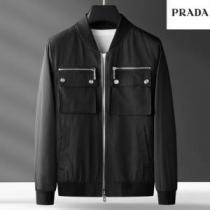 2026秋冬 プラダ PRADA 実用性に溢れるアイテム  ポケット付 プラダスーパーコピー 激安 適度な厚み ブルゾン 堪能できるコート