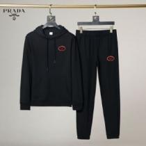 プラダ PRADA 2色可選 超目玉 プラダコピー 2026秋冬 ロゴパーカー もっとも高い人気を誇る  セットアップ上下 帽子付き 風合いの出る
