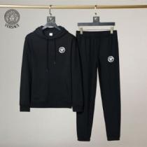 ヴェルサーチブランド 偽物 通販 セットアップ上下 2026秋冬 2色可選 ヴェルサーチVERSACE セール中 秋のお出かけに最適